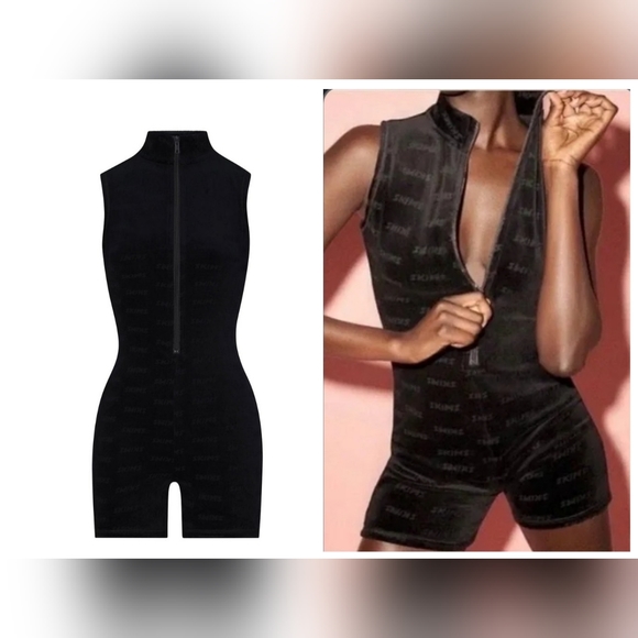 SKIMS LOGO VELOUR SHORT ONESIE | ONYX/ S/ NWT - Picture 2 of 14